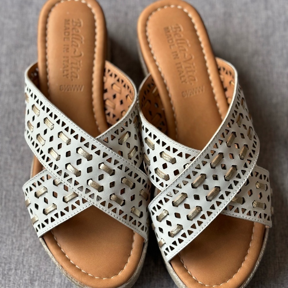 Bella Vita Exa-Italy Wedge Sandal, White/Champagne Leather, 8.5 Wide